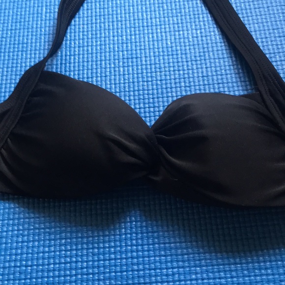 Black bikini - Picture 2 of 3